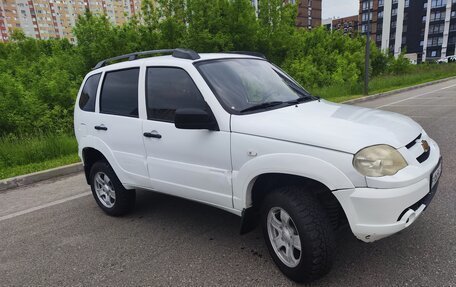 Chevrolet Niva I рестайлинг, 2012 год, 630 000 рублей, 2 фотография