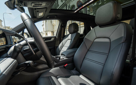 Porsche Cayenne III, 2023 год, 17 700 000 рублей, 20 фотография