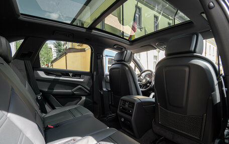 Porsche Cayenne III, 2023 год, 17 700 000 рублей, 21 фотография