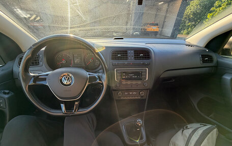 Volkswagen Polo VI (EU Market), 2017 год, 1 200 000 рублей, 2 фотография
