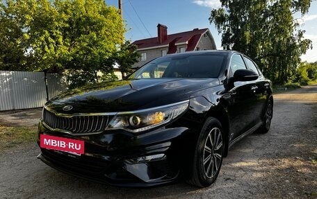 KIA Optima IV, 2019 год, 1 920 000 рублей, 2 фотография