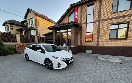 Toyota Prius IV XW50, 2017 год, 1 999 999 рублей, 15 фотография