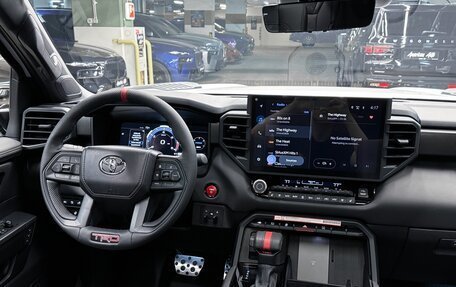 Toyota Sequoia, 2025 год, 14 990 000 рублей, 2 фотография