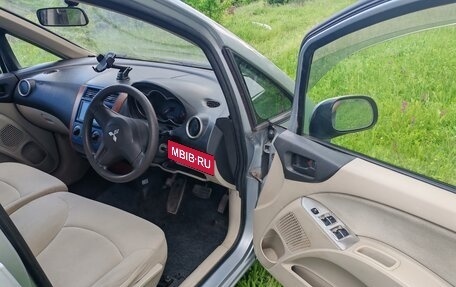 Mitsubishi Colt VI рестайлинг, 2005 год, 450 000 рублей, 9 фотография