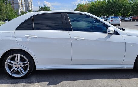 Mercedes-Benz E-Класс, 2013 год, 2 450 000 рублей, 4 фотография