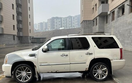 Cadillac Escalade III, 2010 год, 1 000 000 рублей, 7 фотография