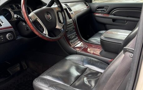 Cadillac Escalade III, 2010 год, 1 000 000 рублей, 6 фотография