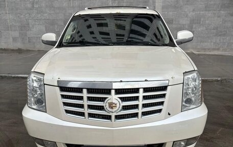 Cadillac Escalade III, 2010 год, 1 000 000 рублей, 10 фотография