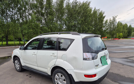 Mitsubishi Outlander III рестайлинг 3, 2011 год, 820 000 рублей, 6 фотография