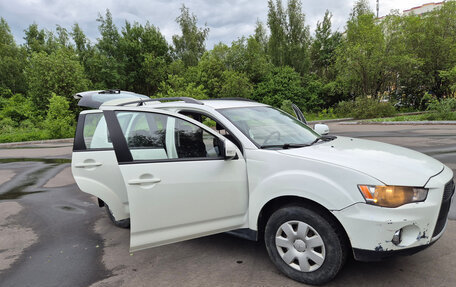 Mitsubishi Outlander III рестайлинг 3, 2011 год, 820 000 рублей, 13 фотография