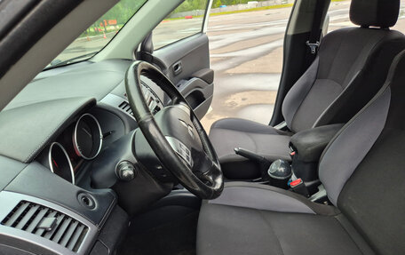 Mitsubishi Outlander III рестайлинг 3, 2011 год, 820 000 рублей, 9 фотография