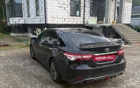 Toyota Camry, 2023 год, 3 600 000 рублей, 3 фотография