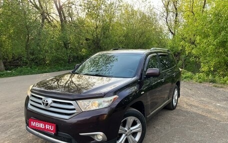 Toyota Highlander III, 2012 год, 2 200 000 рублей, 1 фотография