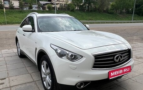 Infiniti FX II, 2012 год, 2 000 000 рублей, 1 фотография