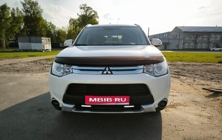 Mitsubishi Outlander III рестайлинг 3, 2014 год, 1 450 000 рублей, 1 фотография