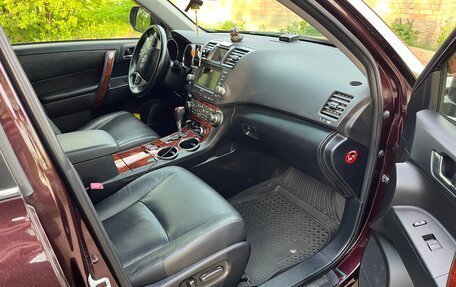 Toyota Highlander III, 2012 год, 2 200 000 рублей, 3 фотография