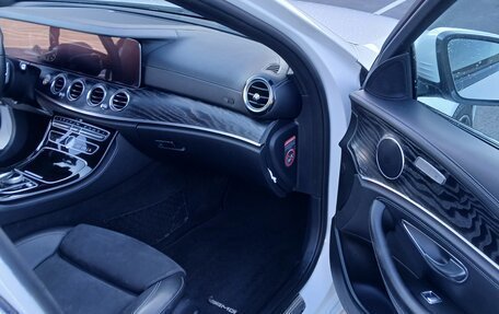 Mercedes-Benz E-Класс, 2016 год, 2 370 000 рублей, 23 фотография