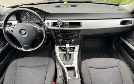 BMW 3 серия, 2009 год, 800 000 рублей, 16 фотография