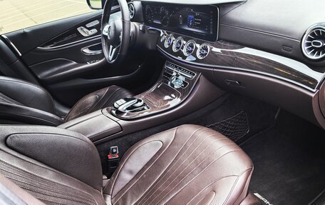 Mercedes-Benz CLS, 2019 год, 6 500 000 рублей, 9 фотография