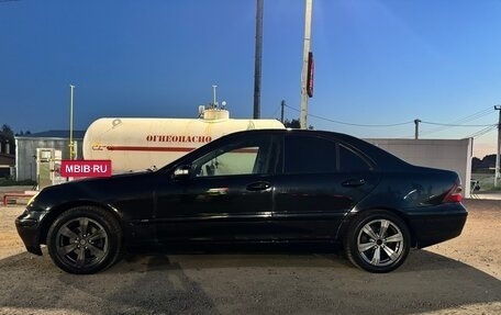 Mercedes-Benz C-Класс, 2003 год, 450 000 рублей, 3 фотография