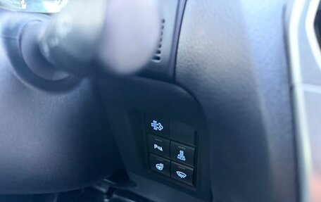 Toyota Land Cruiser Prado 150 рестайлинг 2, 2018 год, 5 970 000 рублей, 20 фотография