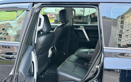 Toyota Land Cruiser Prado 150 рестайлинг 2, 2018 год, 5 970 000 рублей, 29 фотография