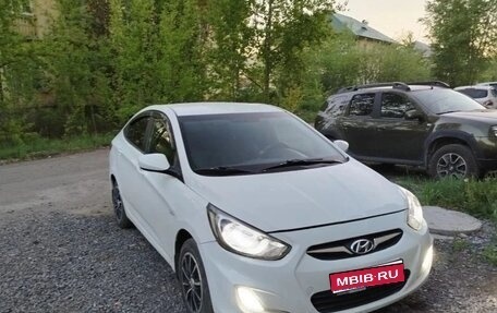 Hyundai Solaris II рестайлинг, 2013 год, 700 000 рублей, 1 фотография
