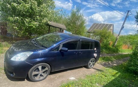 Toyota ISis I, 2005 год, 765 000 рублей, 3 фотография