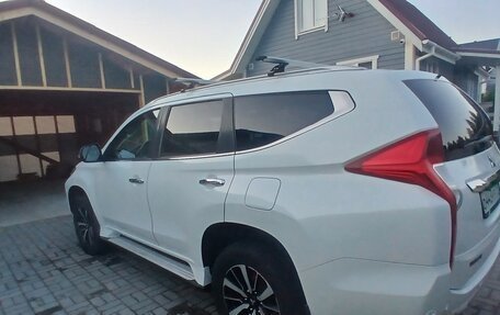 Mitsubishi Pajero Sport III рестайлинг, 2017 год, 2 400 000 рублей, 5 фотография