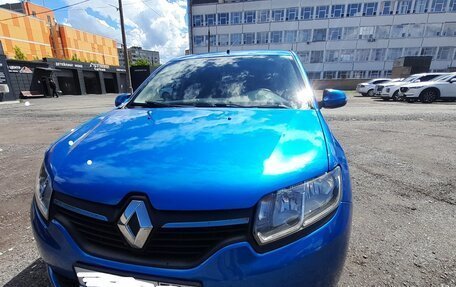 Renault Sandero II рестайлинг, 2016 год, 850 000 рублей, 2 фотография