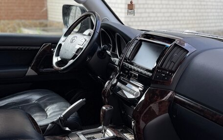 Toyota Land Cruiser 200, 2013 год, 3 900 000 рублей, 3 фотография