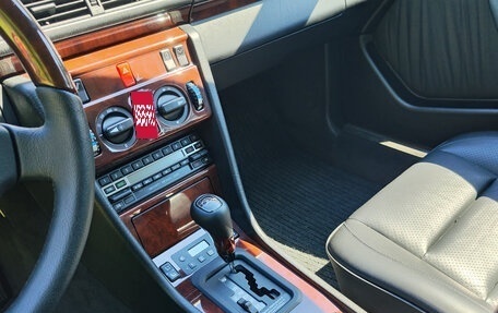 Mercedes-Benz W124, 1992 год, 17 500 000 рублей, 12 фотография