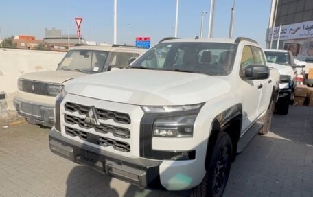 Mitsubishi L200, 2025 год, 5 500 000 рублей, 6 фотография