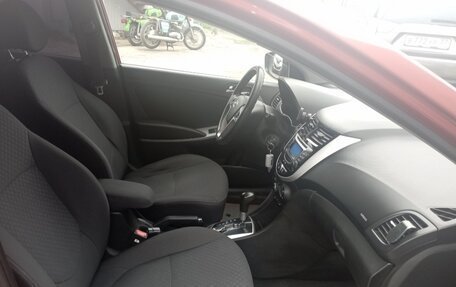 Hyundai Solaris II рестайлинг, 2012 год, 850 000 рублей, 4 фотография