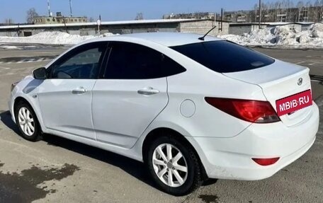 Hyundai Solaris II рестайлинг, 2013 год, 700 000 рублей, 8 фотография