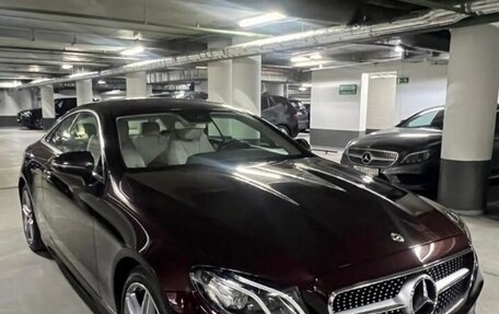 Mercedes-Benz E-Класс, 2018 год, 4 350 000 рублей, 1 фотография
