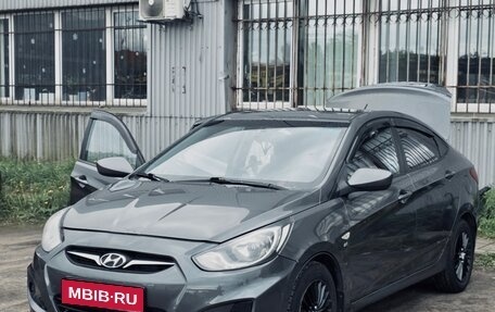 Hyundai Solaris II рестайлинг, 2012 год, 830 000 рублей, 1 фотография