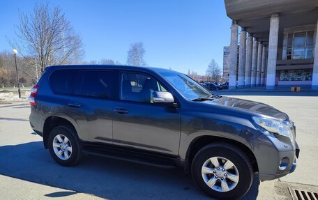 Toyota Land Cruiser Prado 150 рестайлинг 2, 2016 год, 3 350 000 рублей, 3 фотография