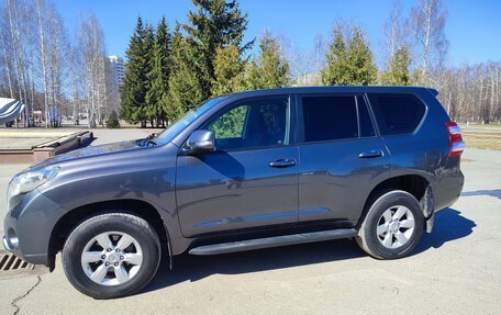 Toyota Land Cruiser Prado 150 рестайлинг 2, 2016 год, 3 350 000 рублей, 2 фотография