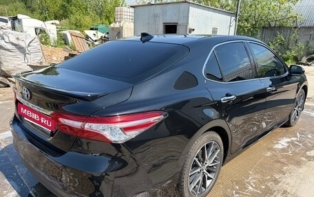 Toyota Camry, 2022 год, 3 300 000 рублей, 4 фотография
