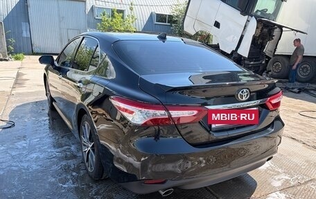 Toyota Camry, 2022 год, 3 300 000 рублей, 3 фотография