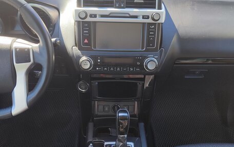 Toyota Land Cruiser Prado 150 рестайлинг 2, 2016 год, 3 350 000 рублей, 8 фотография