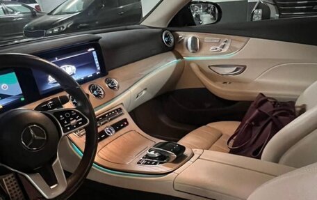Mercedes-Benz E-Класс, 2018 год, 4 350 000 рублей, 9 фотография