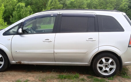 Opel Zafira B, 2007 год, 325 000 рублей, 2 фотография