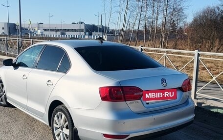 Volkswagen Jetta VI, 2013 год, 950 000 рублей, 3 фотография