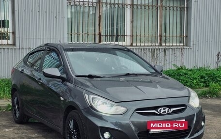 Hyundai Solaris II рестайлинг, 2012 год, 830 000 рублей, 3 фотография