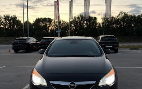 Opel Astra J, 2010 год, 690 000 рублей, 2 фотография