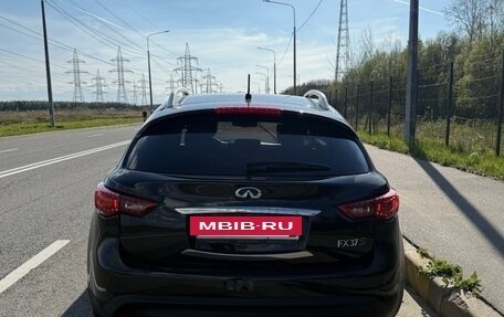 Infiniti FX II, 2010 год, 1 550 000 рублей, 4 фотография