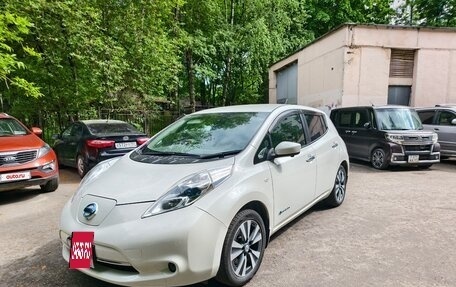 Nissan Leaf I, 2016 год, 900 000 рублей, 2 фотография