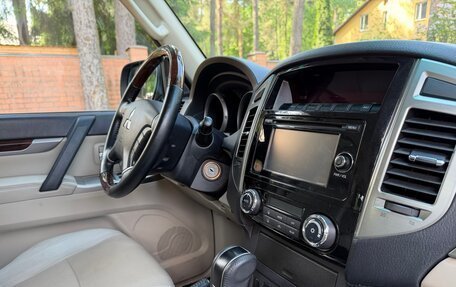 Mitsubishi Pajero IV, 2017 год, 2 400 000 рублей, 10 фотография